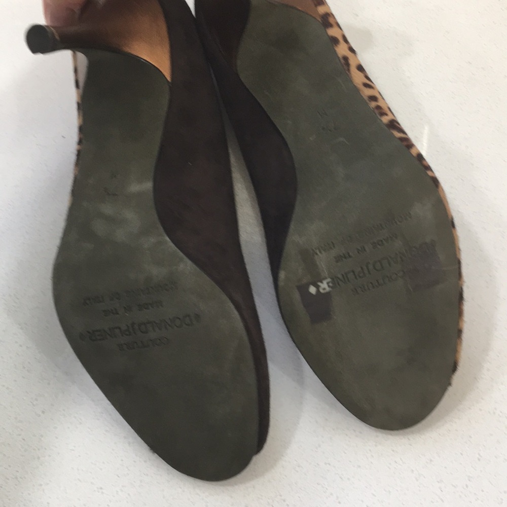 Donald J Pliner peep toe leopard heels - Picture 5 of 7